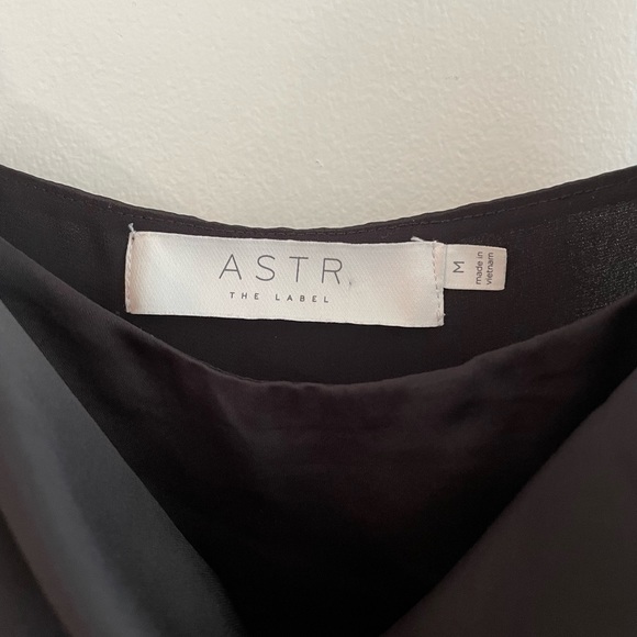 ASTR The Label Silk Top - Picture 2 of 4